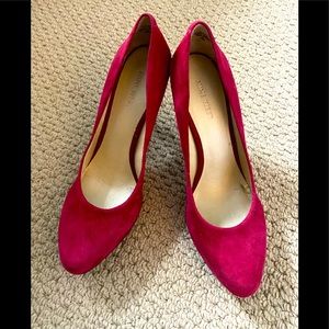 Simply gorgeous maroon suede Nine West heels 👠